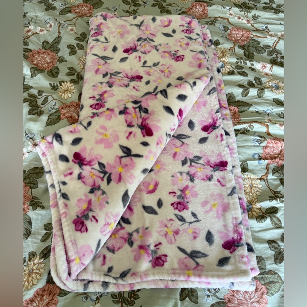 Floral Plush Throw Blanket - Pink - Picture 2 of 3